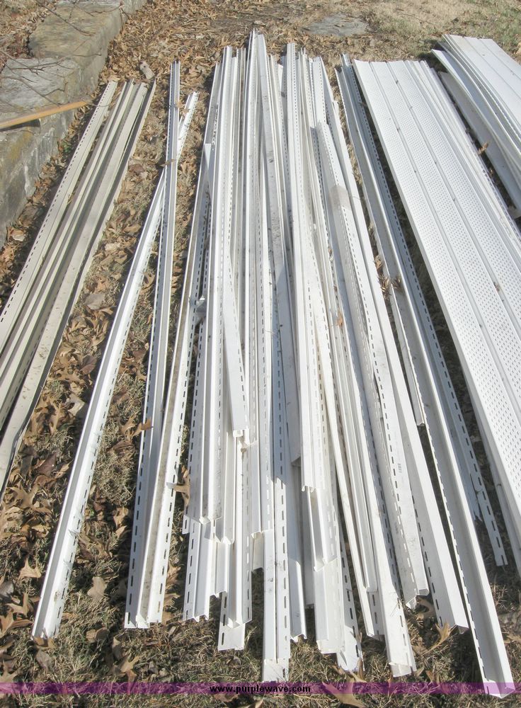 image for item 3168 Assortment of vinyl siding