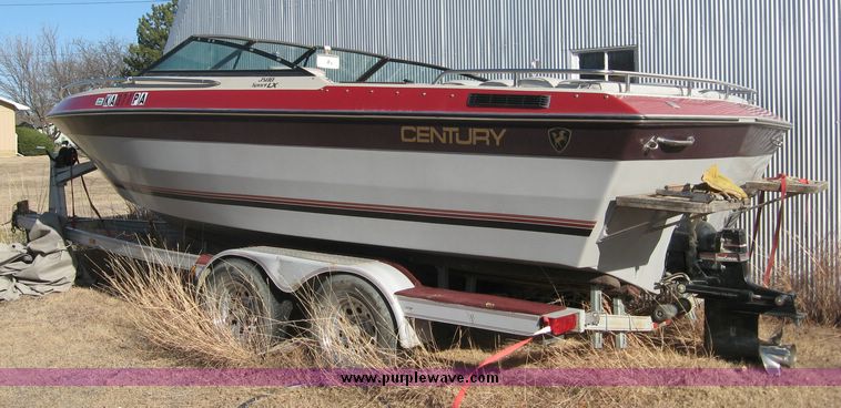 image for item 3736 1986 Century LX3500 21' boat with trailer