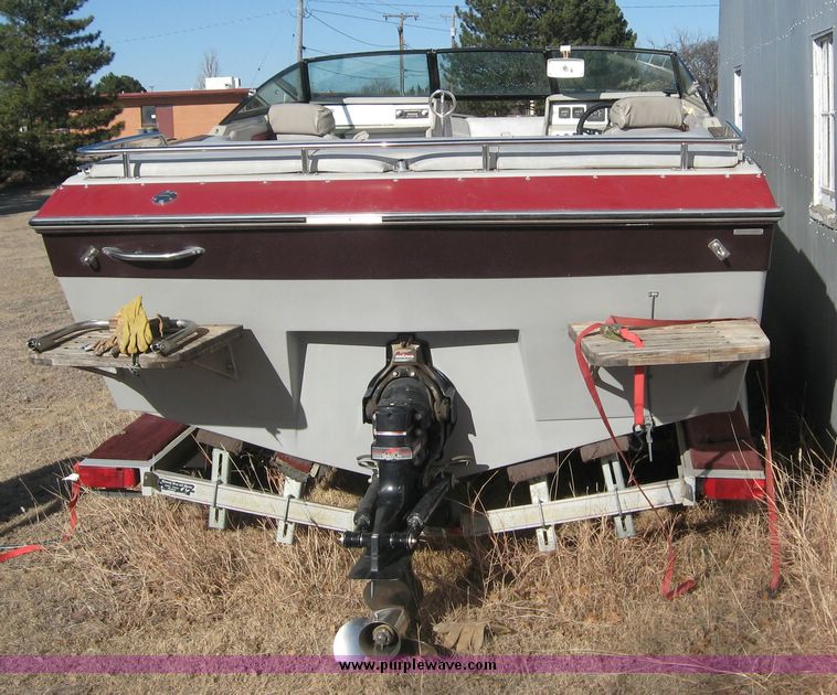 image for item 3736 1986 Century LX3500 21' boat with trailer