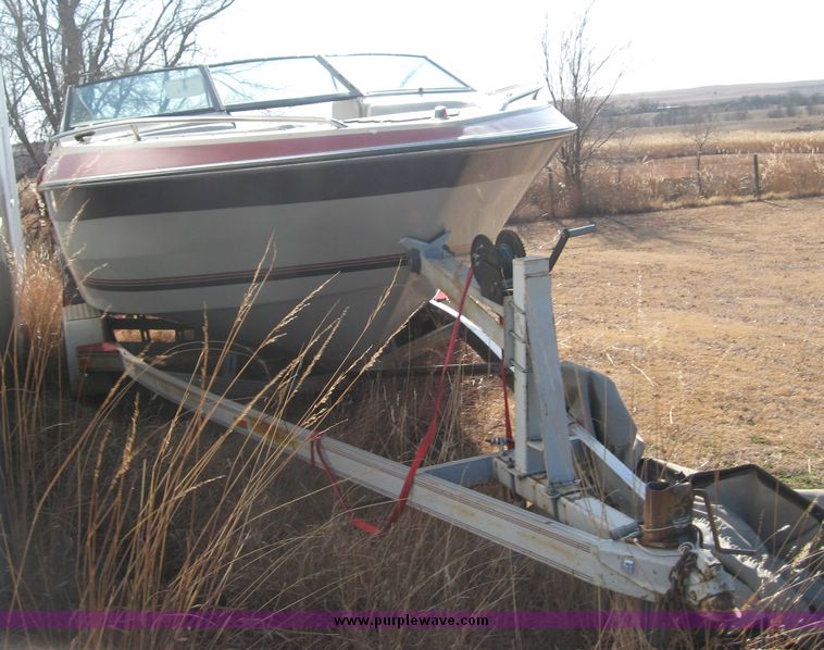image for item 3736 1986 Century LX3500 21' boat with trailer
