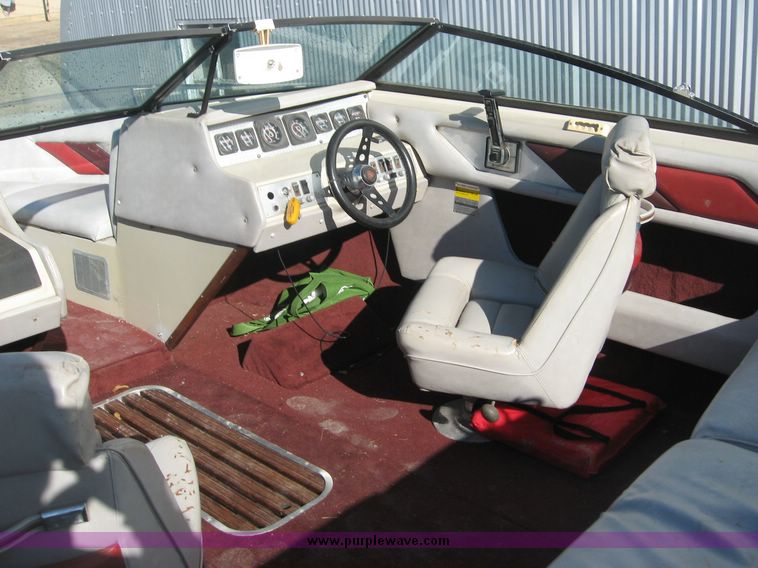 image for item 3736 1986 Century LX3500 21' boat with trailer