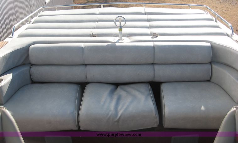 image for item 3736 1986 Century LX3500 21' boat with trailer