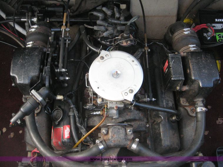 image for item 3736 1986 Century LX3500 21' boat with trailer