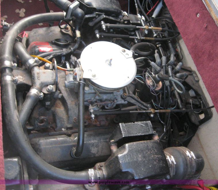 image for item 3736 1986 Century LX3500 21' boat with trailer