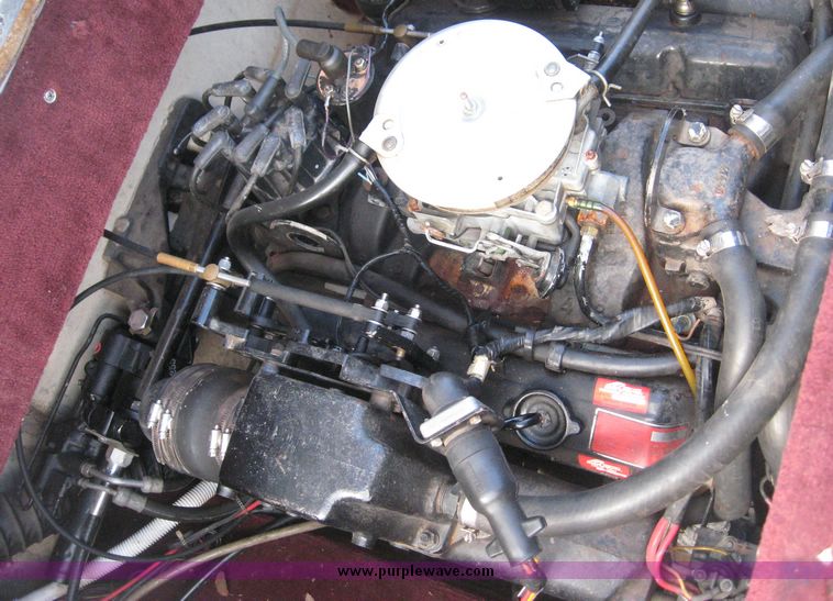 image for item 3736 1986 Century LX3500 21' boat with trailer