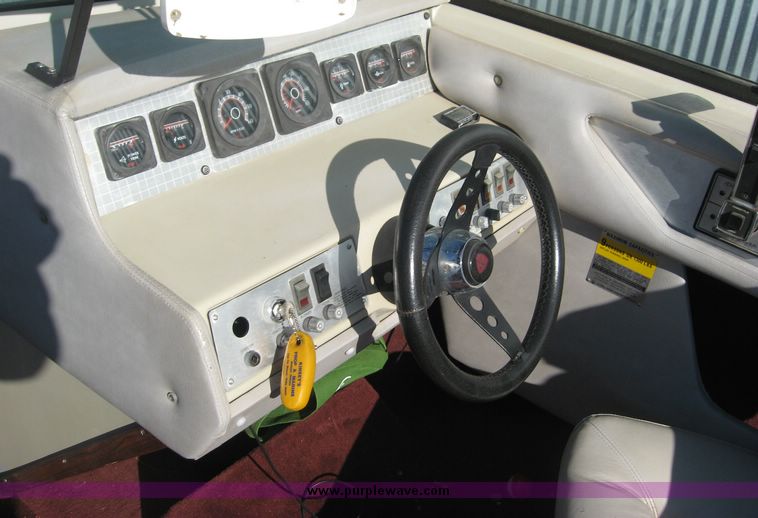 image for item 3736 1986 Century LX3500 21' boat with trailer