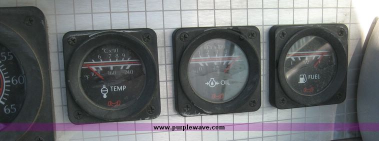 image for item 3736 1986 Century LX3500 21' boat with trailer