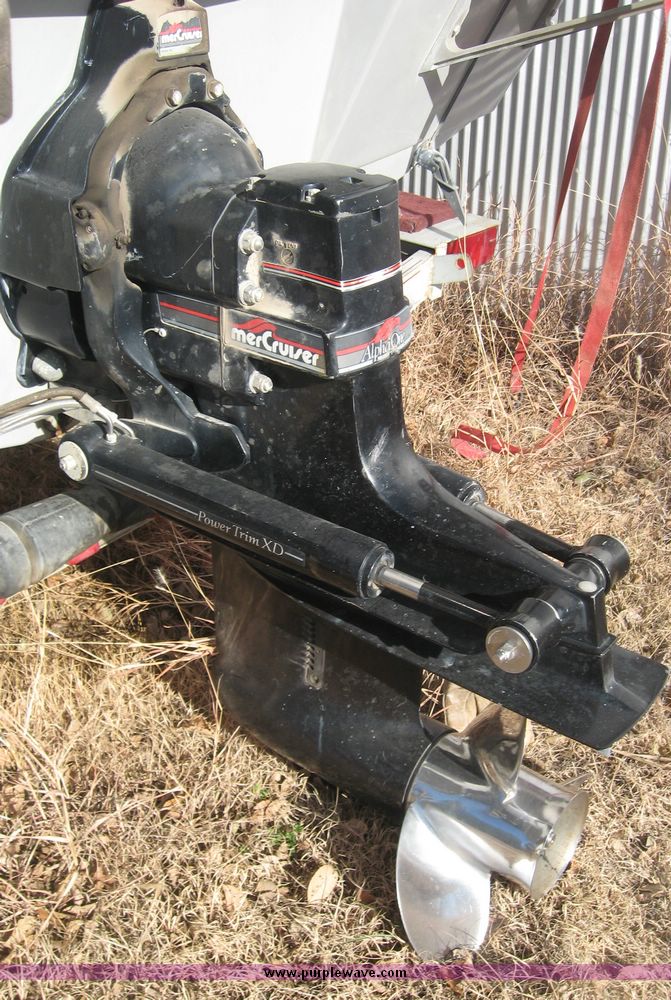 image for item 3736 1986 Century LX3500 21' boat with trailer