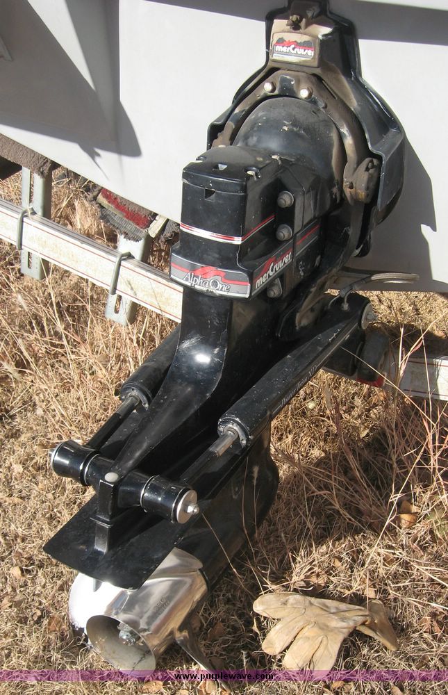 image for item 3736 1986 Century LX3500 21' boat with trailer