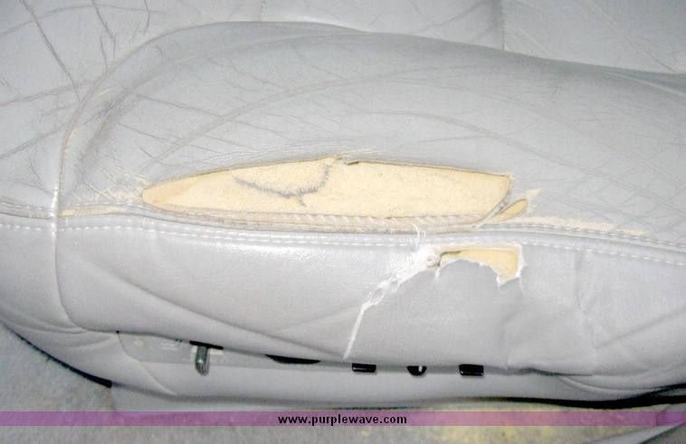 image for item 3981 1999 GMC Yukon