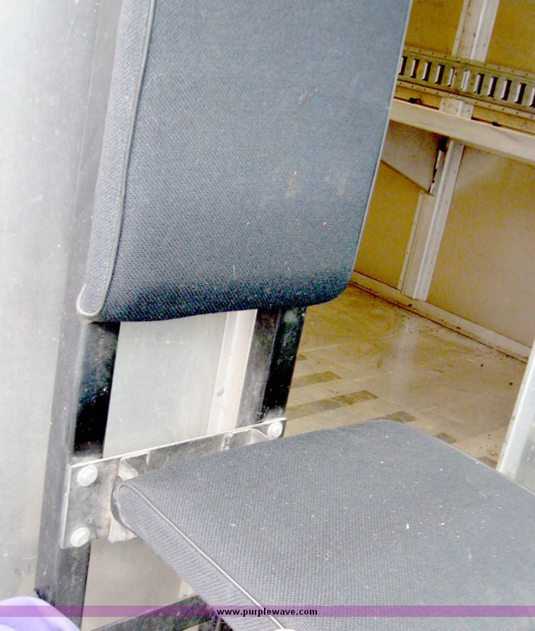 image for item 3984 1999 Utilimaster aluminum body step van