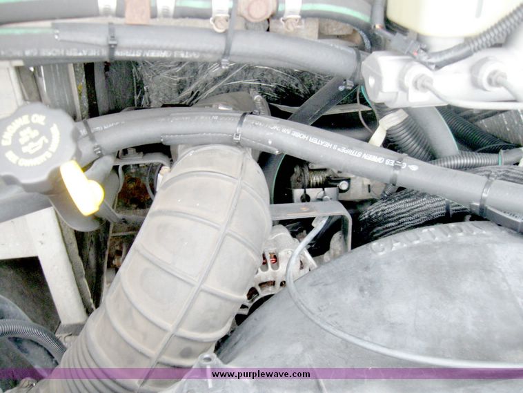 image for item 3984 1999 Utilimaster aluminum body step van