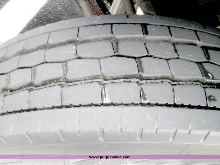 image for item 3984 1999 Utilimaster aluminum body step van