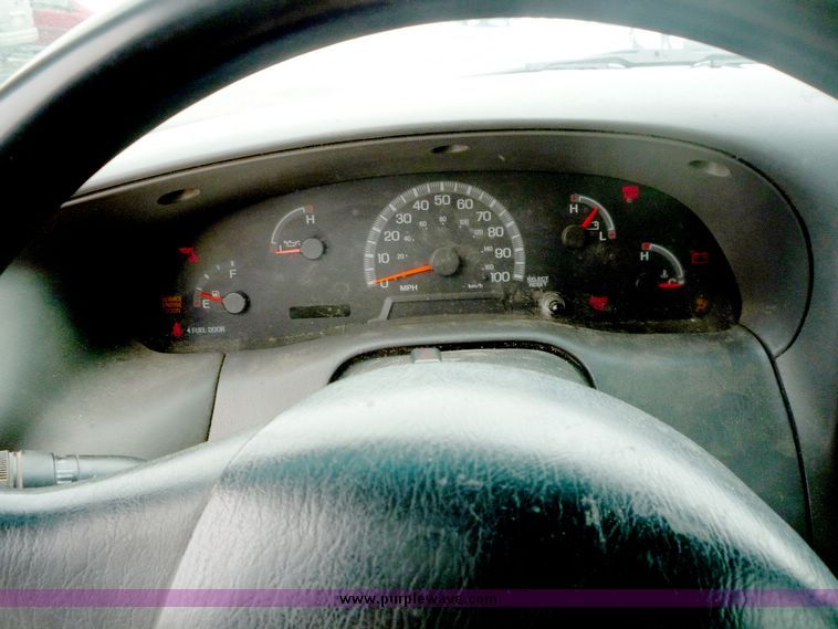 image for item 3989 1999 Ford F-150 pickup