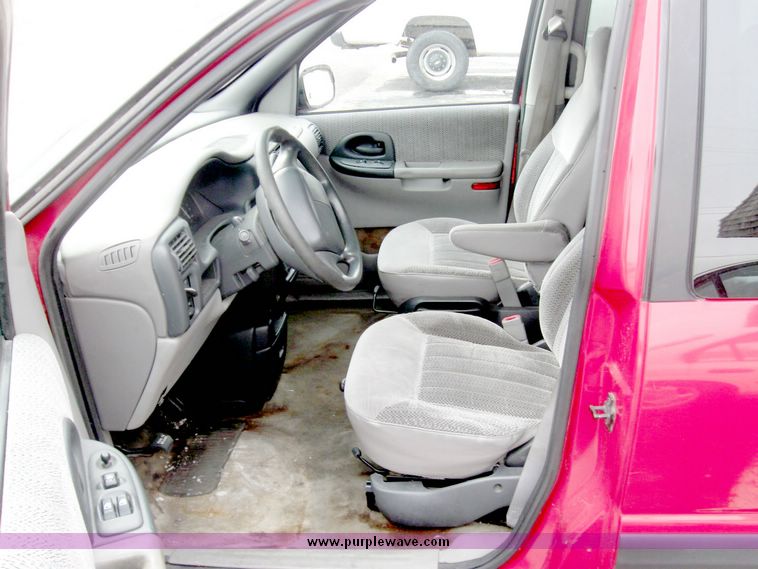 image for item 3990 1997 Chevrolet Venture mini van