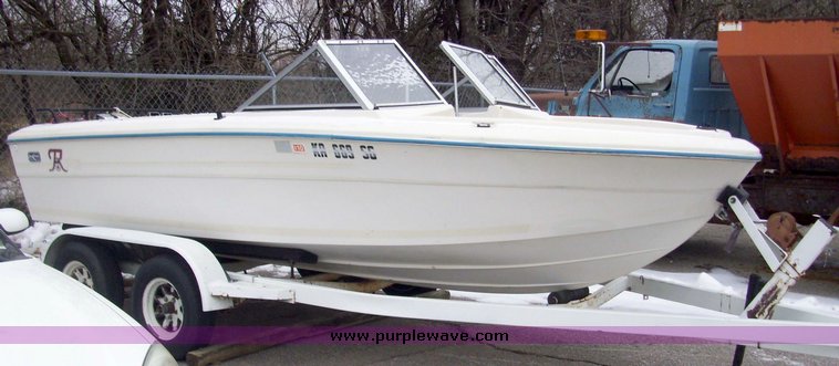 image for item 5329 Renken 16' open bow boat