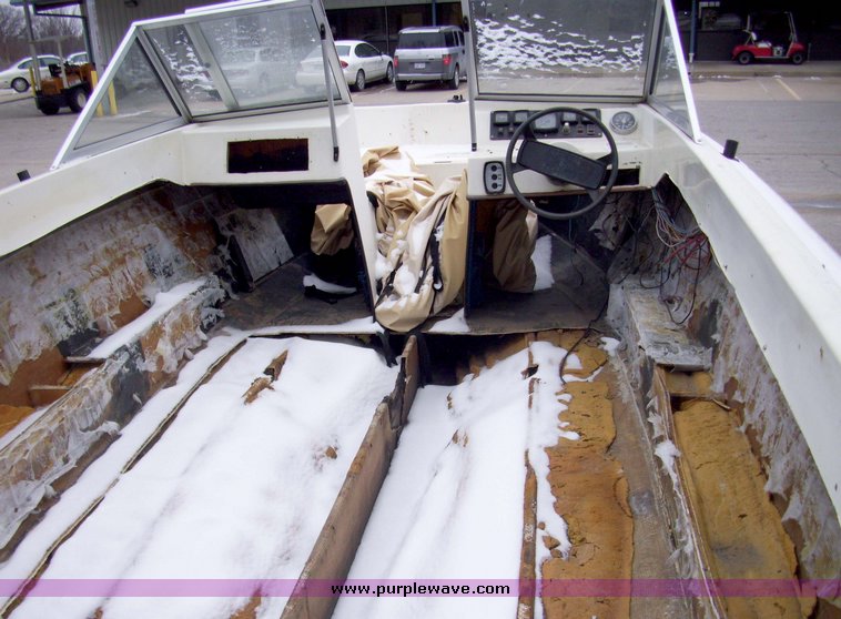 image for item 5329 Renken 16' open bow boat
