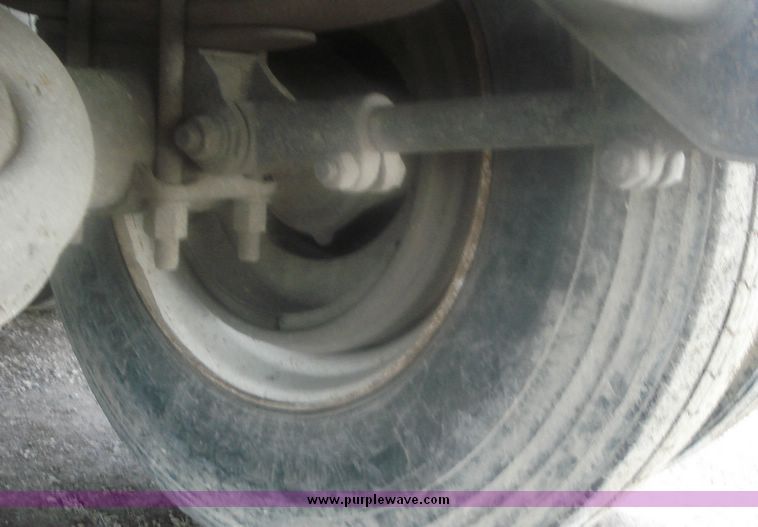 image for item 8594 1992 Guthrie 50' open top trailer