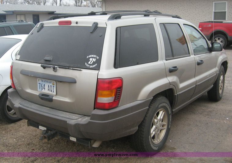 image for item 8983 2004 Jeep Grand Cherokee Laredo
