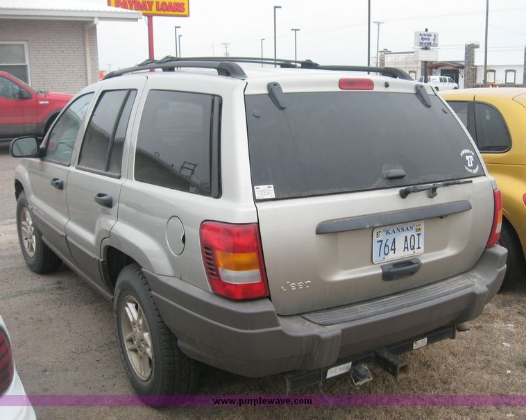 image for item 8983 2004 Jeep Grand Cherokee Laredo