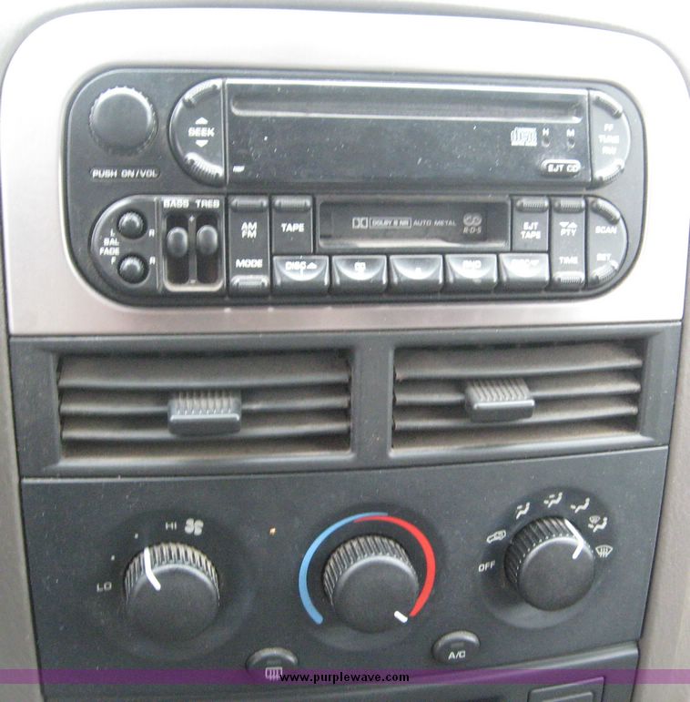 image for item 8983 2004 Jeep Grand Cherokee Laredo