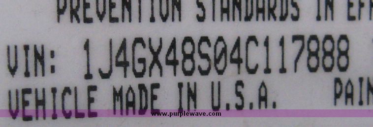 image for item 8983 2004 Jeep Grand Cherokee Laredo