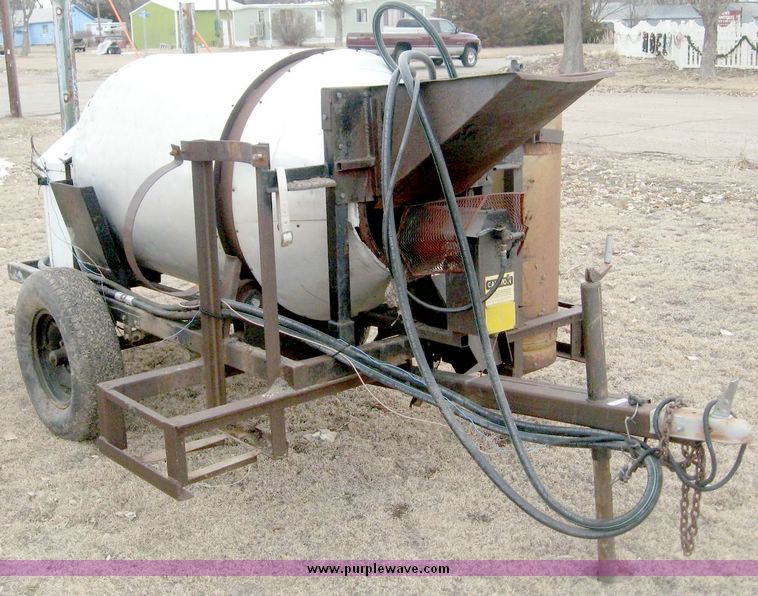 image for item 3756 Portable asphalt heater