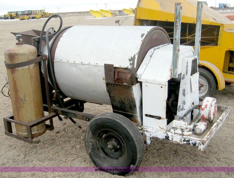 image for item 3756 Portable asphalt heater