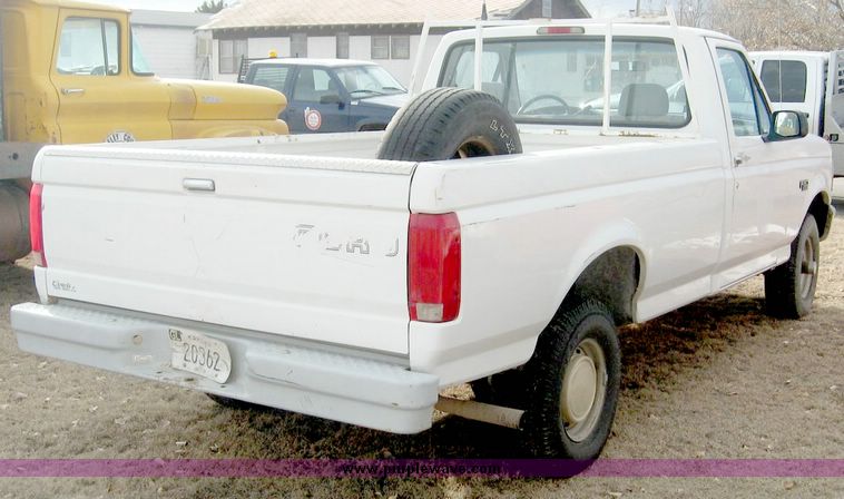 image for item 3759 1994 Ford F-150 pickup