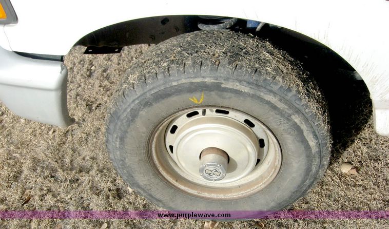 image for item 3759 1994 Ford F-150 pickup