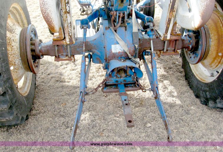 image for item 3761 1974 Ford 3000 tractor