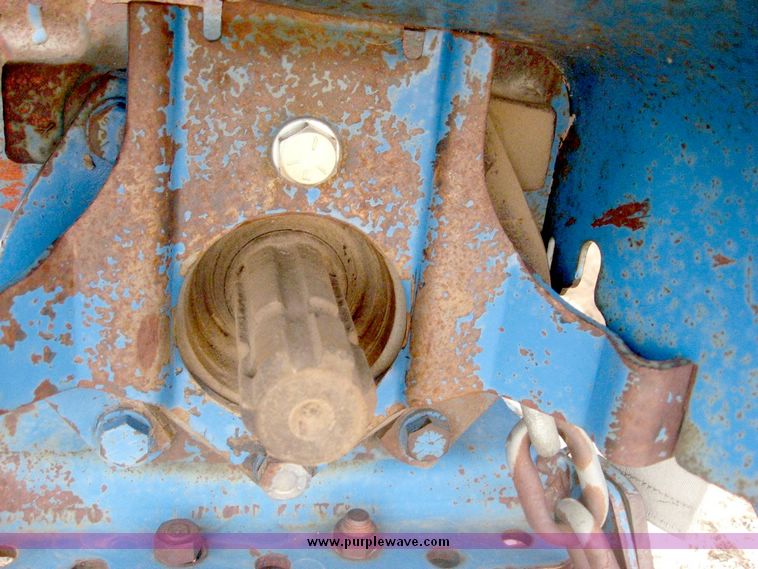 image for item 3761 1974 Ford 3000 tractor