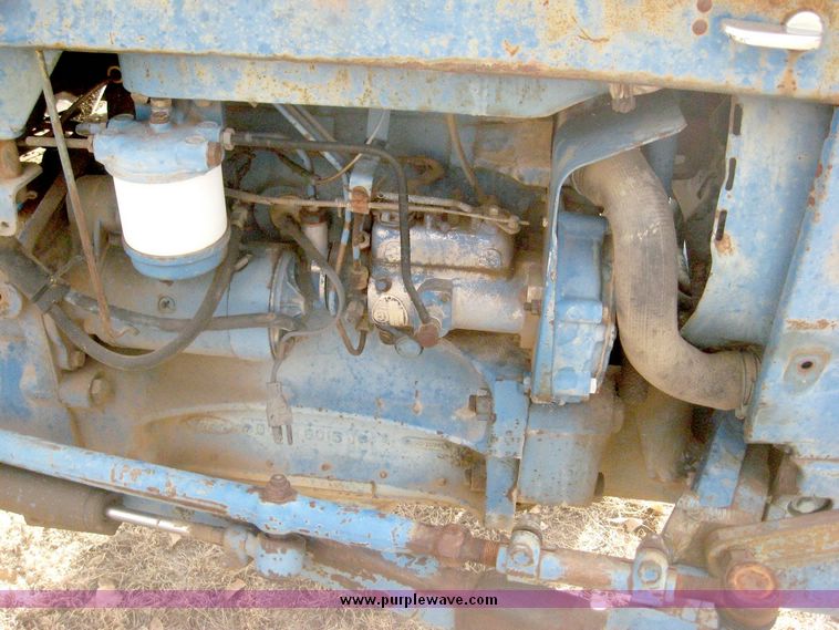 image for item 3761 1974 Ford 3000 tractor