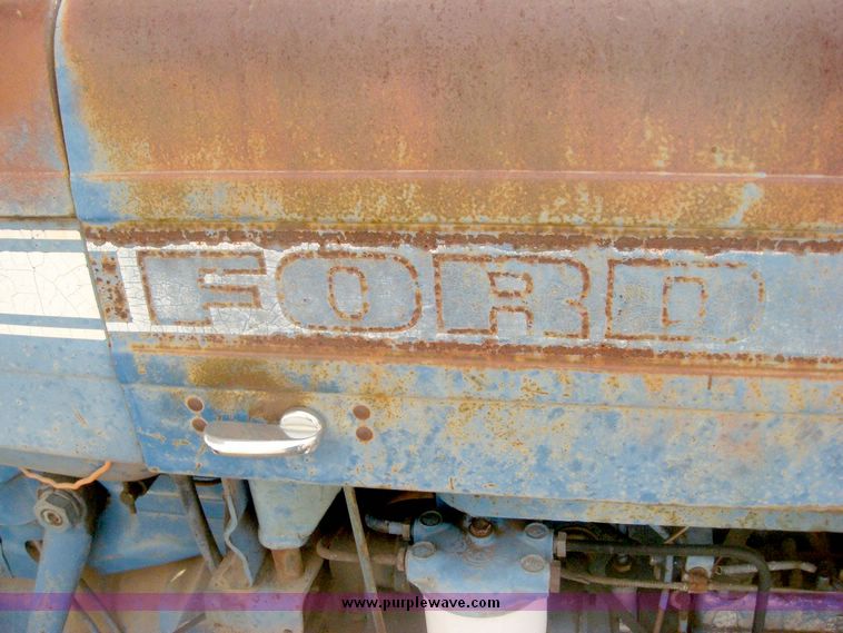image for item 3761 1974 Ford 3000 tractor