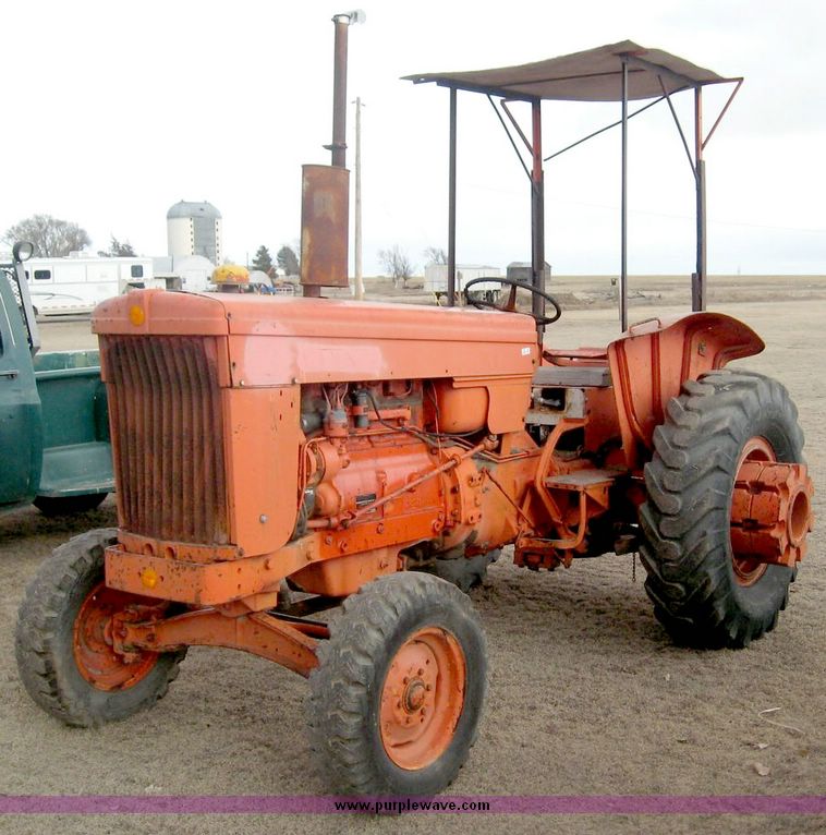 image for item 3765 Minneapolis-Moline tractor