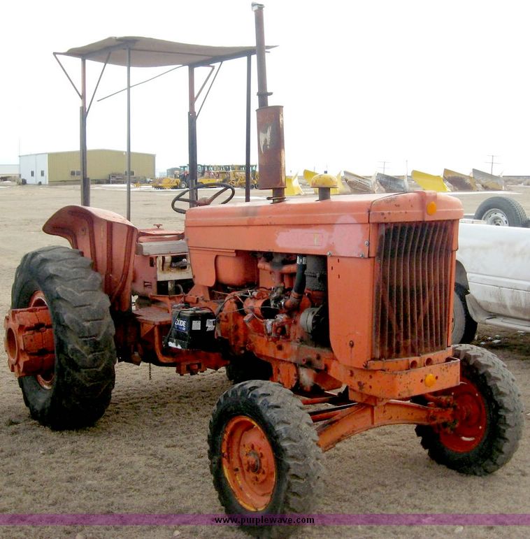 image for item 3765 Minneapolis-Moline tractor