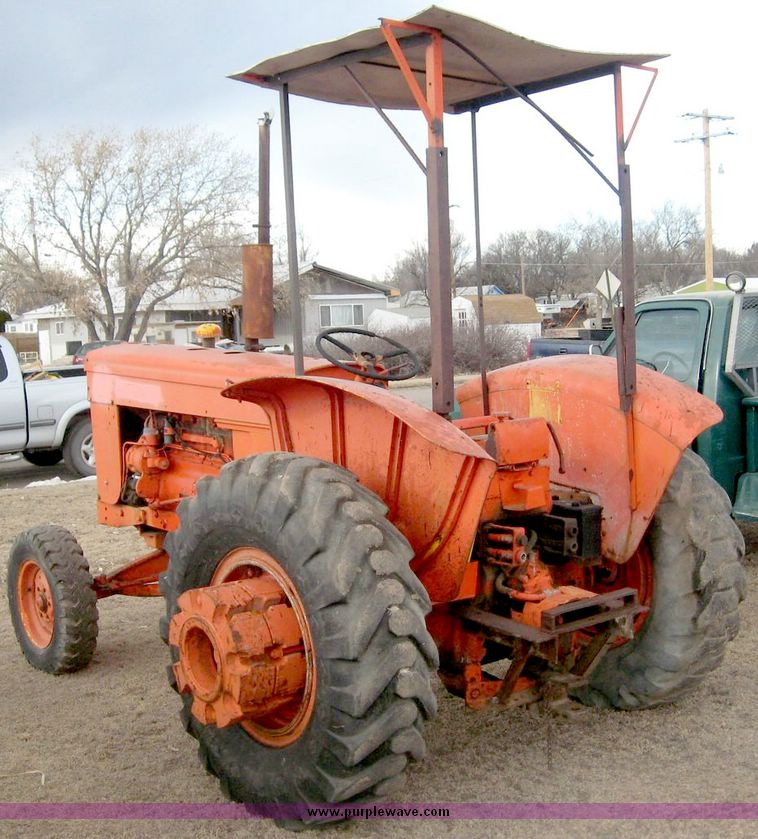 image for item 3765 Minneapolis-Moline tractor