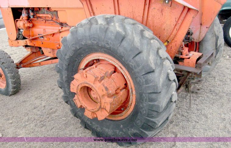 image for item 3765 Minneapolis-Moline tractor