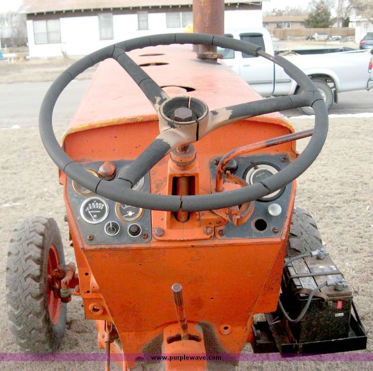image for item 3765 Minneapolis-Moline tractor