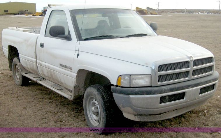 image for item 3766 1999 Dodge Ram 1500 pickup