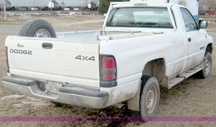 image for item 3766 1999 Dodge Ram 1500 pickup