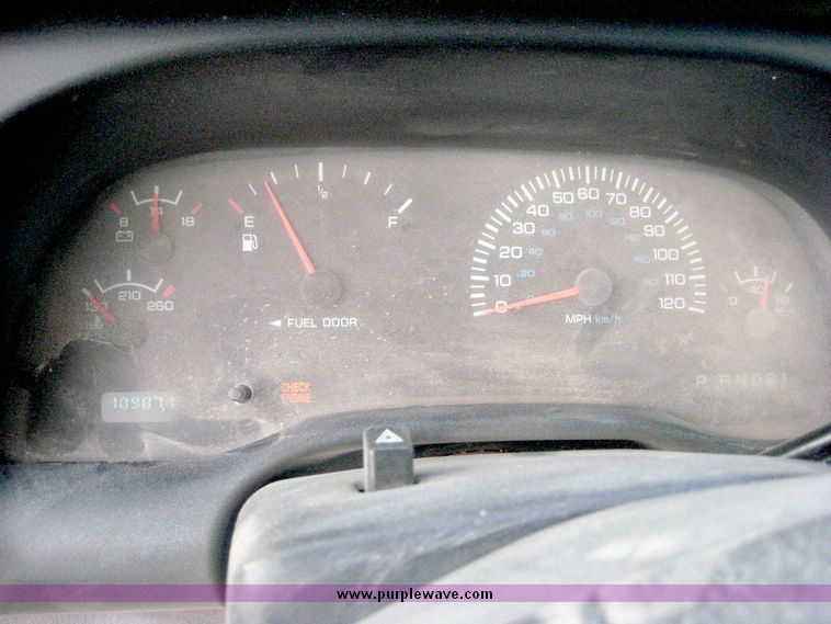 image for item 3766 1999 Dodge Ram 1500 pickup