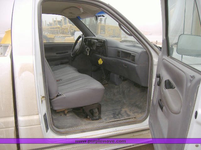image for item 3767 1997 Dodge Ram 1500 pickup truck