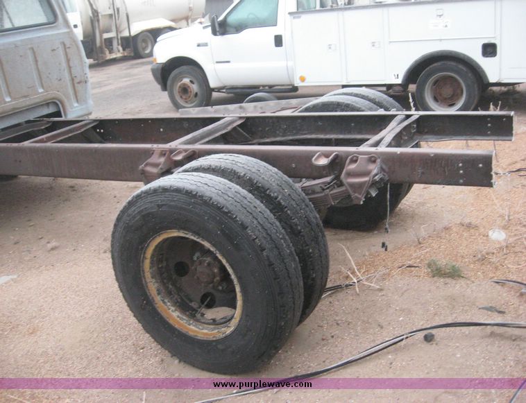 image for item 3804 1968 Ford F 600 truck