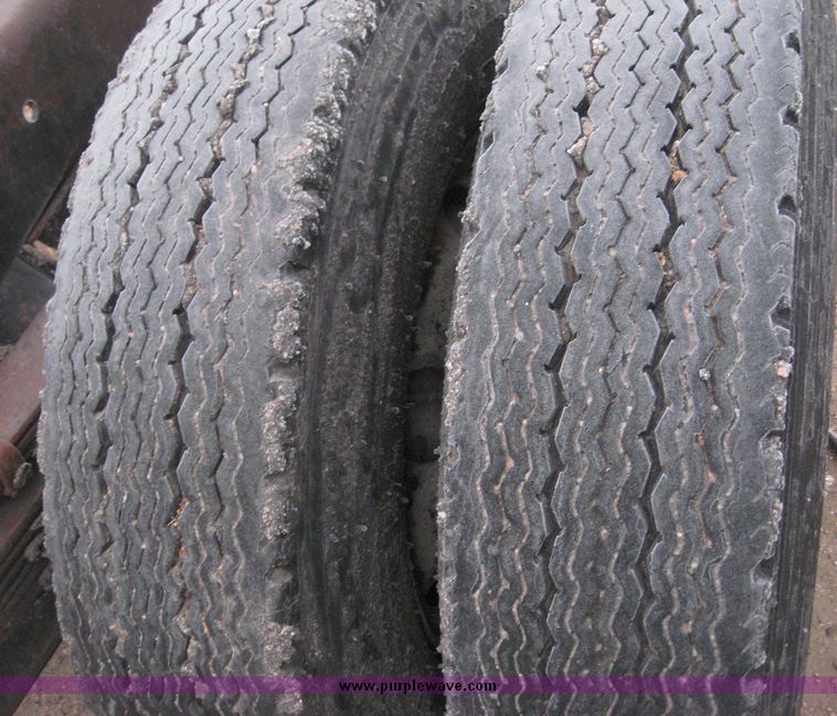 image for item 3804 1968 Ford F 600 truck