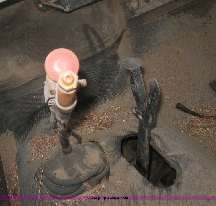 image for item 3804 1968 Ford F 600 truck