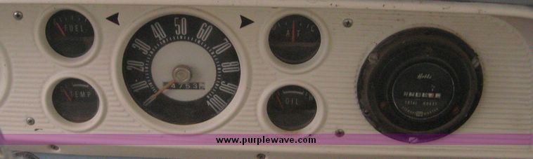 image for item 3804 1968 Ford F 600 truck