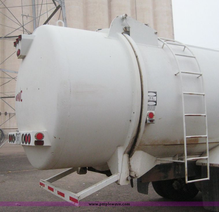 image for item 3805 1994 Ford L8000 tandem axle truck with Impac trash body