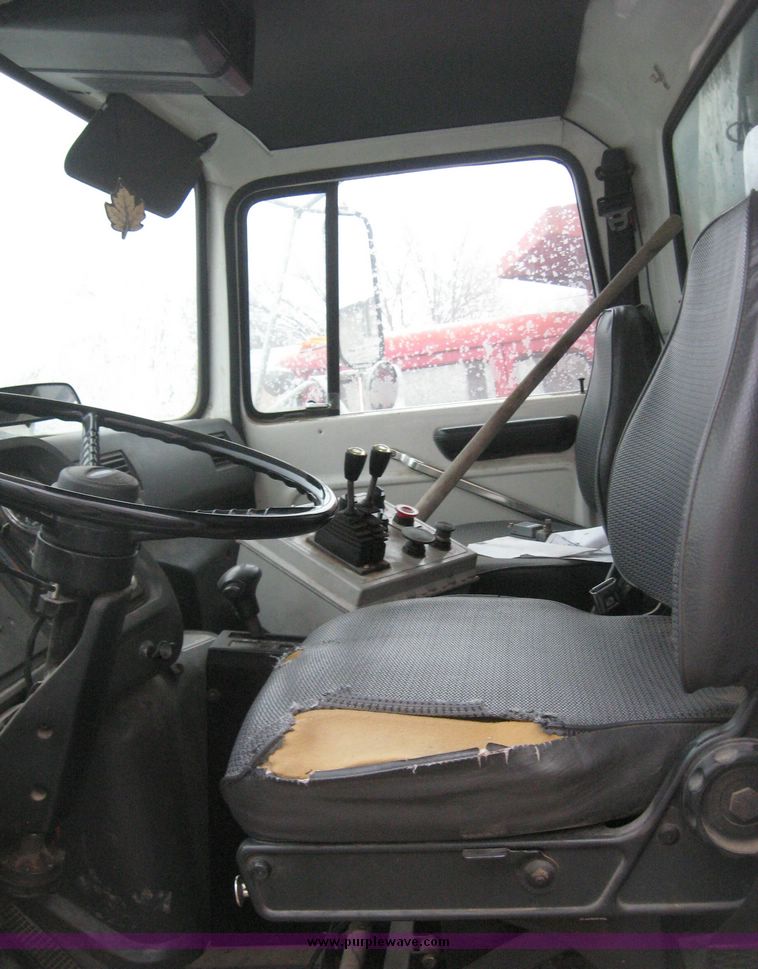 image for item 3805 1994 Ford L8000 tandem axle truck with Impac trash body