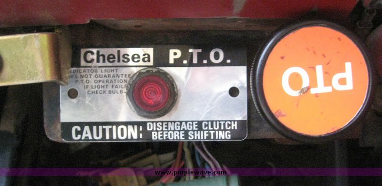 image for item 3809 1982 Ford F 600 truck with 10' dump bed and hoist